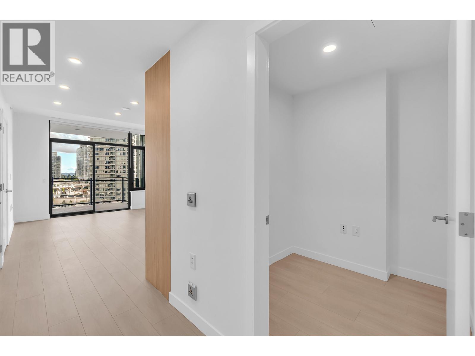 1401 626 Claremont Street, Coquitlam, British Columbia  V3J 0T1 - Photo 15 - R3115841