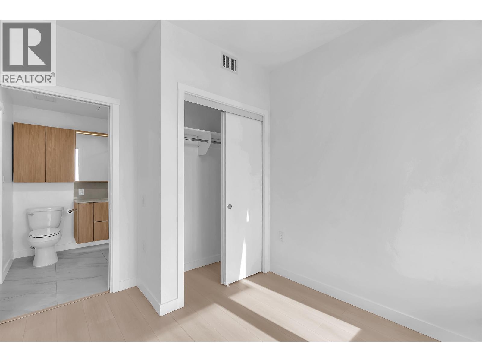 1401 626 Claremont Street, Coquitlam, British Columbia  V3J 0T1 - Photo 11 - R3115841