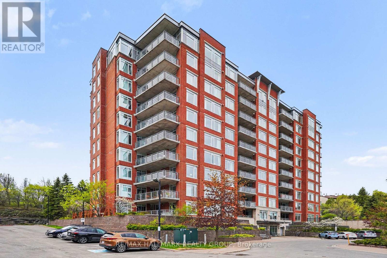 702 - 136 DARLINGTON PRIVATE, Ottawa, Ontario