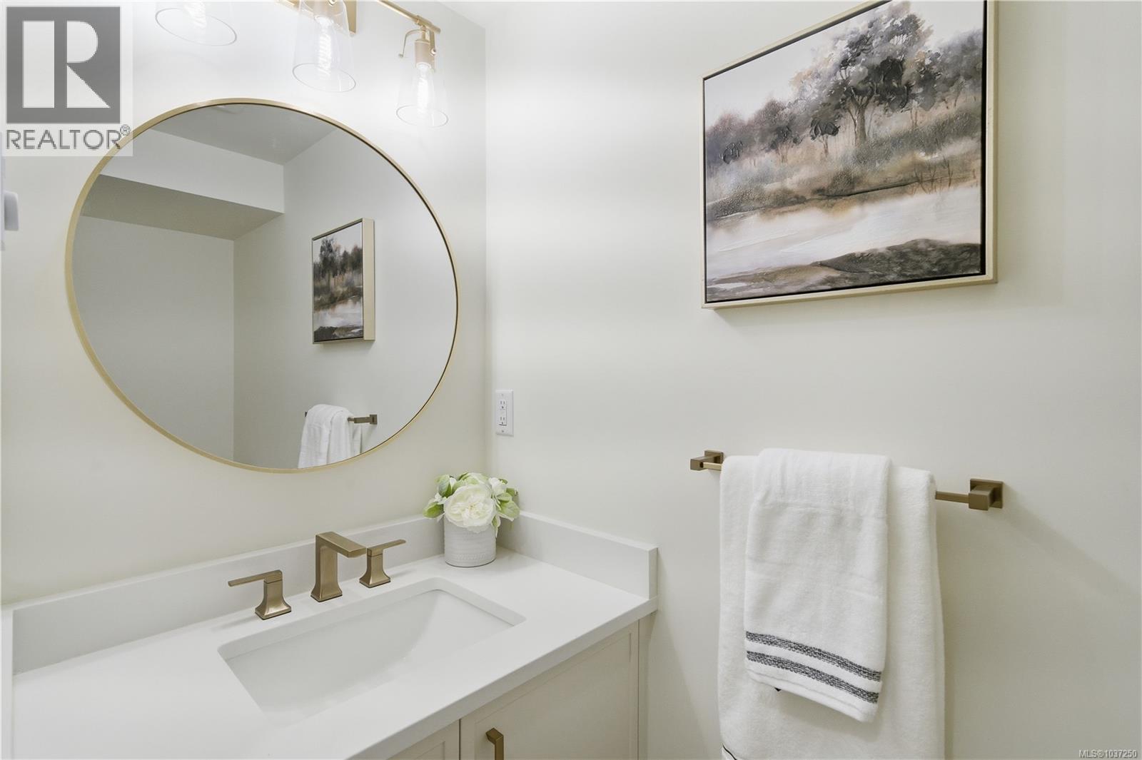 3 621 Broadway St, Saanich, British Columbia V8Z 2G5 - Photo 25 - 1037250