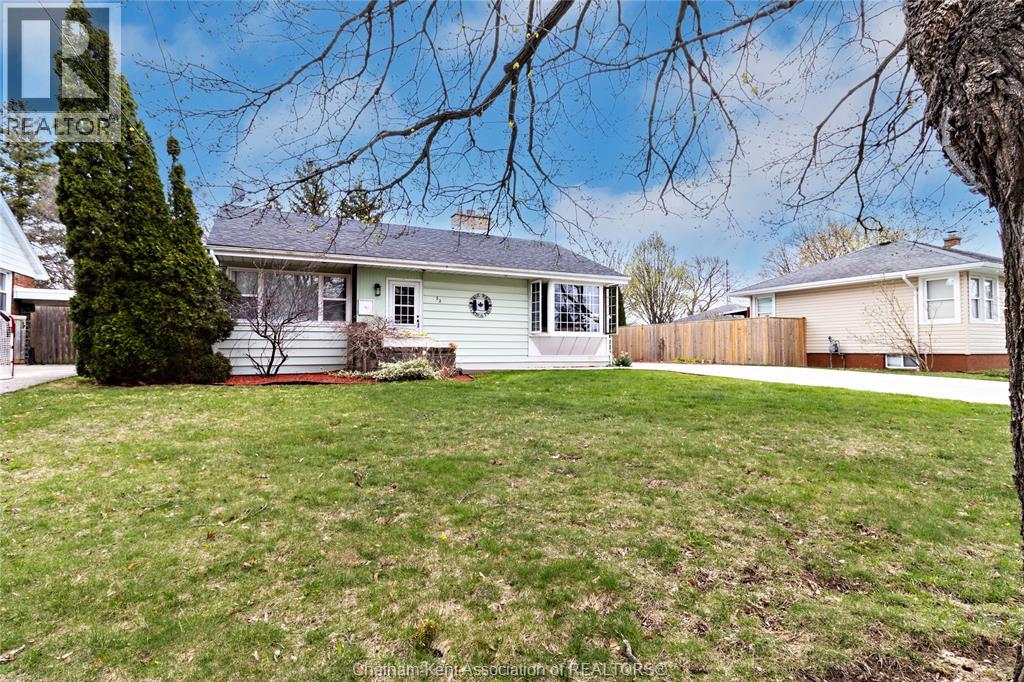 32 Maple Street, Chatham, Ontario  N7L 2E6 - Photo 4 - 26011354