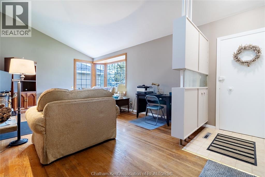 32 Maple Street, Chatham, Ontario  N7L 2E6 - Photo 8 - 26011354
