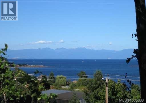 3 911 Haliburton St, Nanaimo, British Columbia