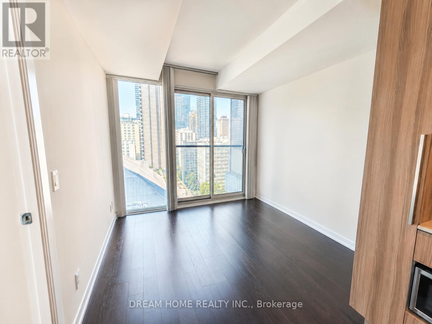 1905 - 85 Wood Street, Toronto, Ontario  M4Y 0E8 - Photo 4 - C13141266