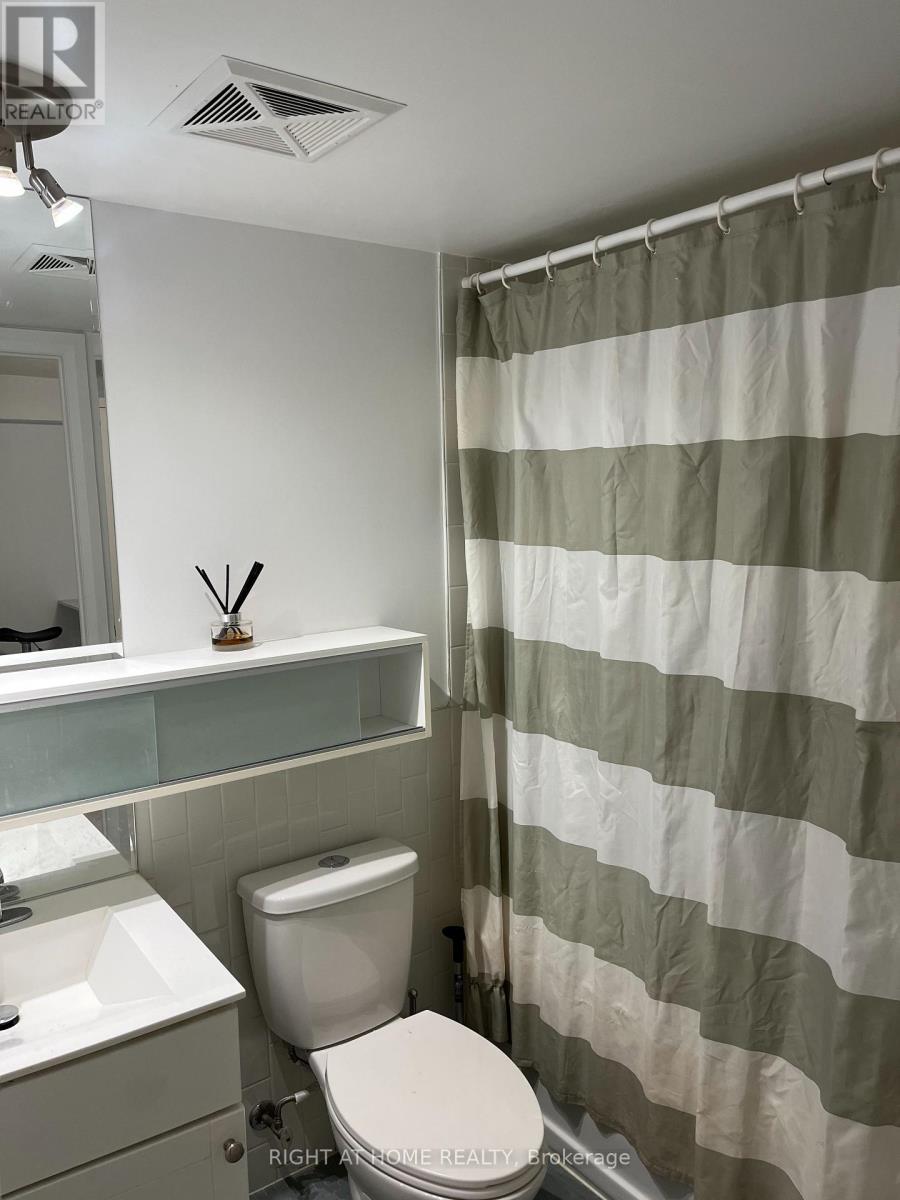 821 - 111 Elizabeth Street, Toronto, Ontario  M5G 1P7 - Photo 12 - C13141290