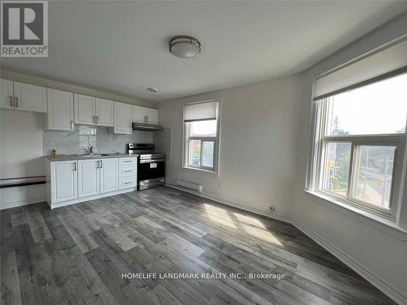 Apt 3 - 2398 Bloor Street W, Toronto, Ontario  M6S 1P5 - Photo 2 - W13141246