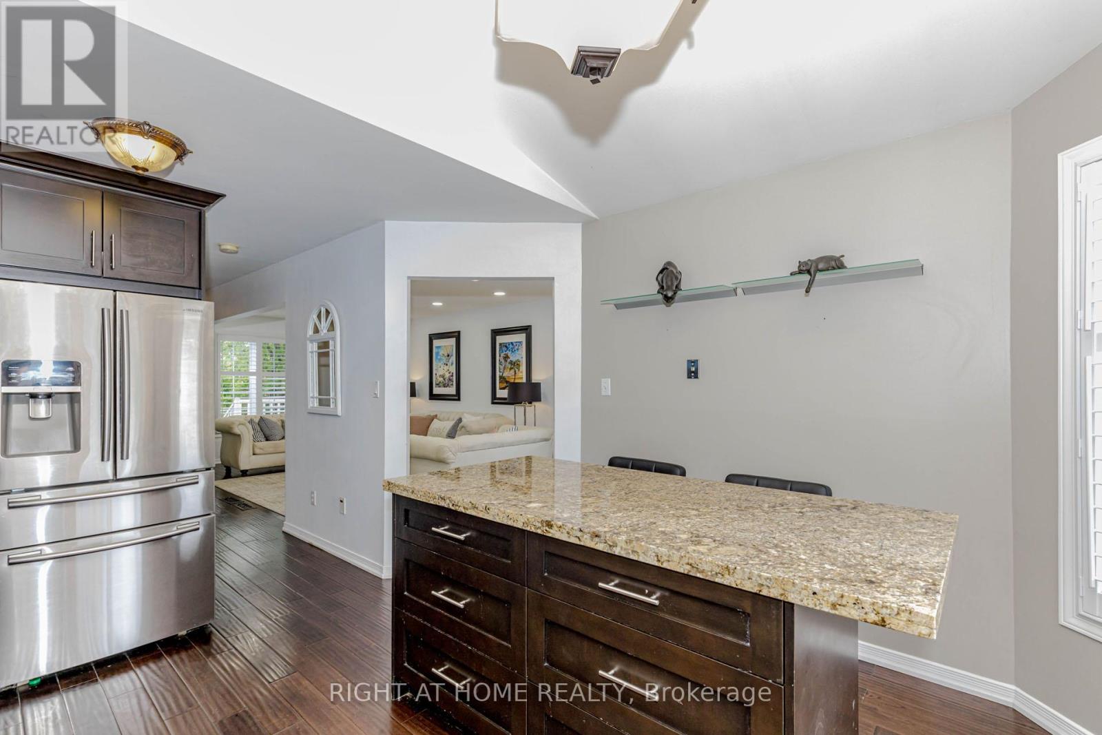 32 Vineberg Drive, Hamilton, Ontario  L9B 2P6 - Photo 11 - X13141274