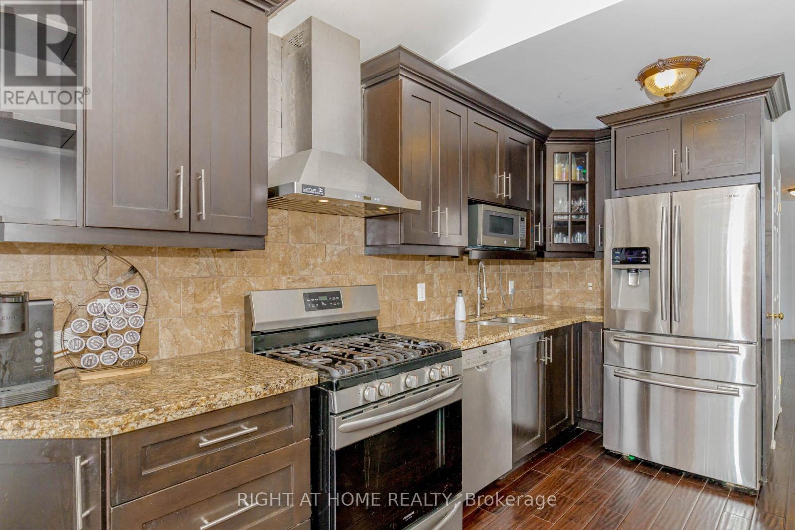 32 Vineberg Drive, Hamilton, Ontario  L9B 2P6 - Photo 13 - X13141274