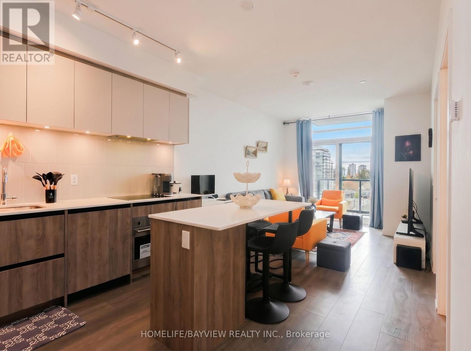 603 - 8 Beverley Glen Boulevard, Vaughan, Ontario  L4K 0L5 - Photo 6 - N12989690