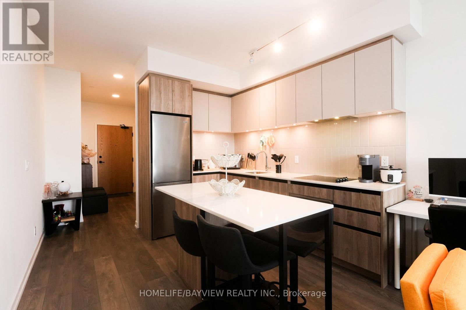 603 - 8 Beverley Glen Boulevard, Vaughan, Ontario  L4K 0L5 - Photo 2 - N12989690
