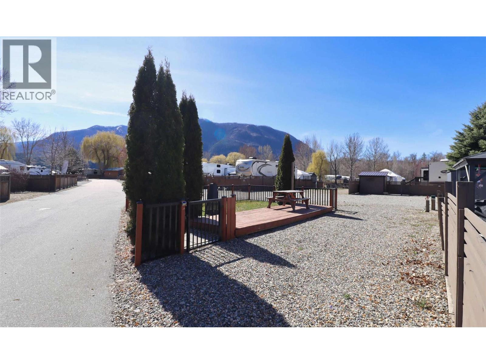 62 Cottonwood Drive, Lee Creek, British Columbia  V0E 1M4 - Photo 6 - 10387923