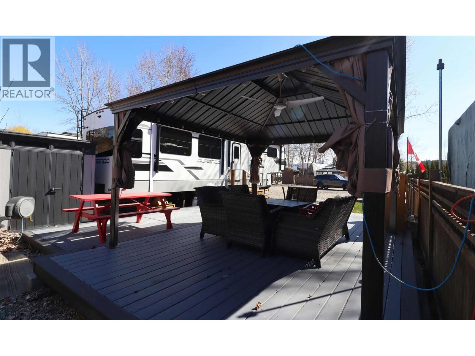 10 Rainbow Lane, Lee Creek, British Columbia V0E 1M4 - Photo 7 - 10383481