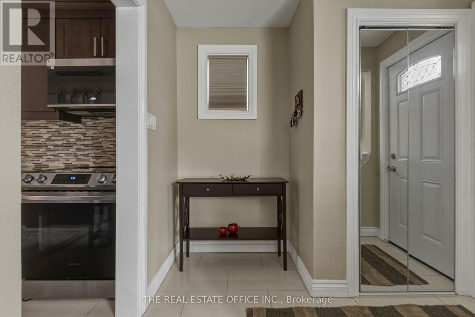 51 Gilroy Drive, Toronto, Ontario  M1P 1Z8 - Photo 3 - E13141402