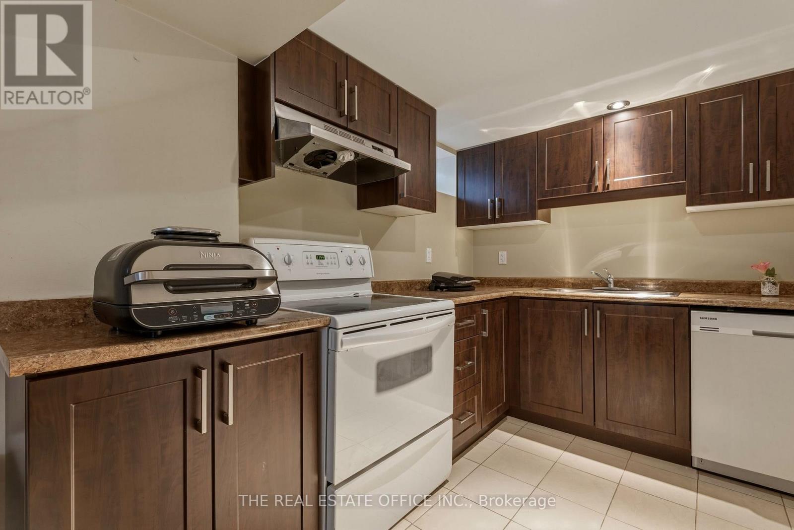 51 Gilroy Drive, Toronto, Ontario  M1P 1Z8 - Photo 34 - E13141402