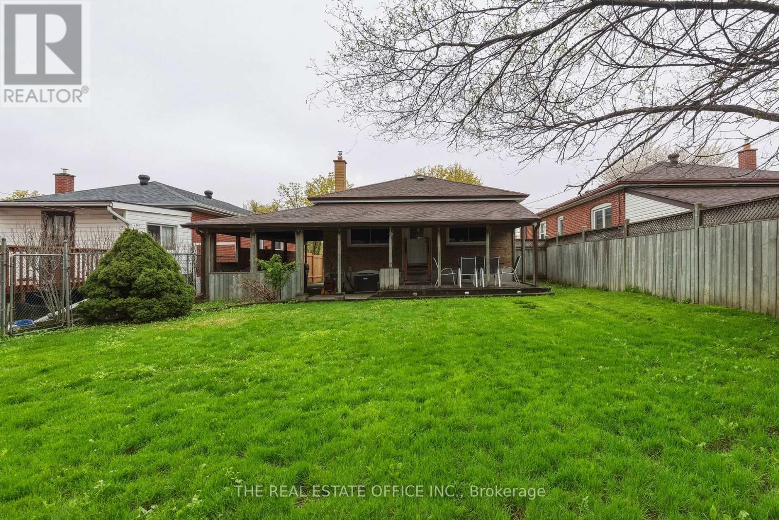 51 Gilroy Drive, Toronto, Ontario  M1P 1Z8 - Photo 45 - E13141402