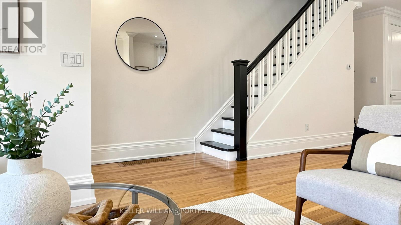 122 Bertmount Avenue, Toronto, Ontario  M4M 2X9 - Photo 14 - E13141430