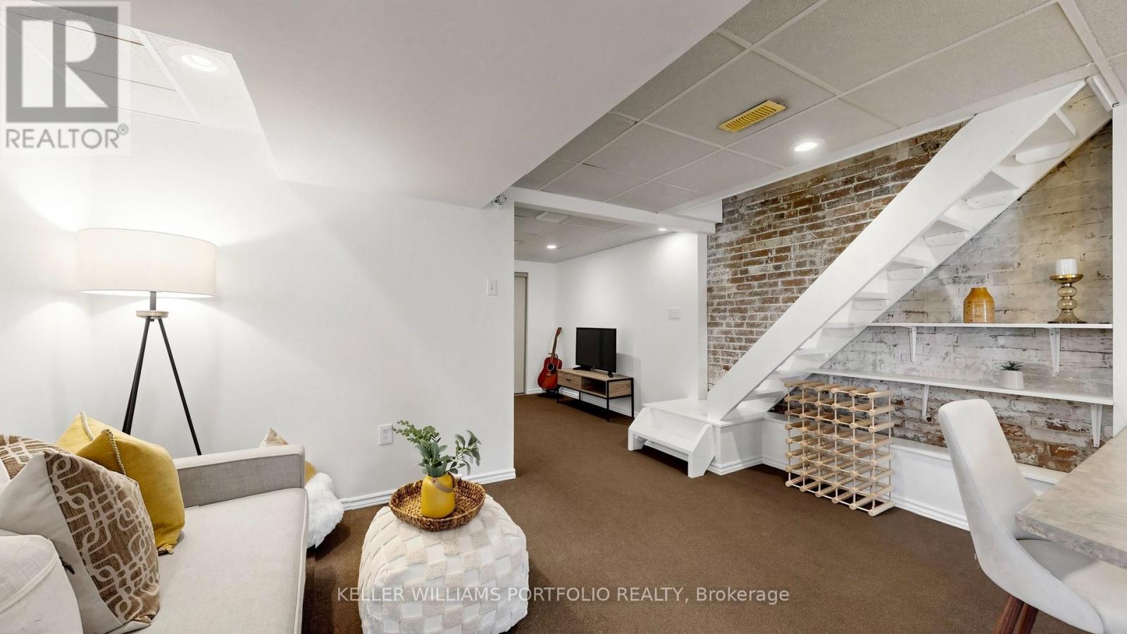 122 Bertmount Avenue, Toronto, Ontario  M4M 2X9 - Photo 33 - E13141430