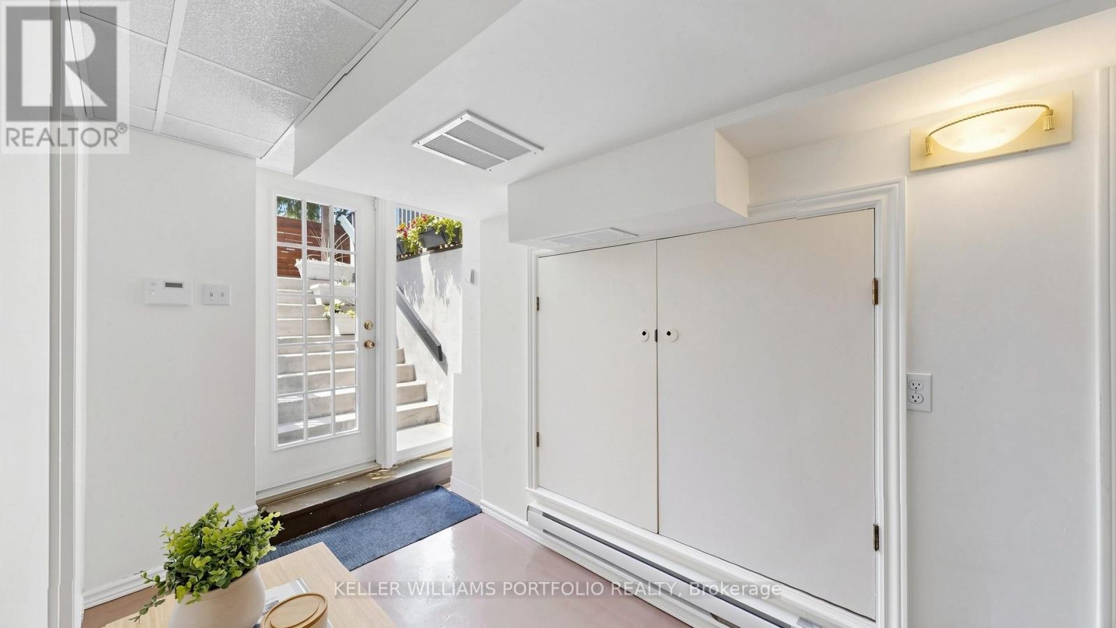 122 Bertmount Avenue, Toronto, Ontario  M4M 2X9 - Photo 38 - E13141430