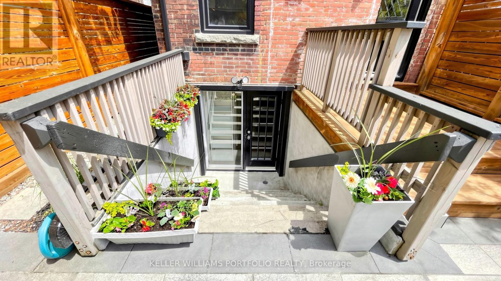 122 Bertmount Avenue, Toronto, Ontario  M4M 2X9 - Photo 40 - E13141430