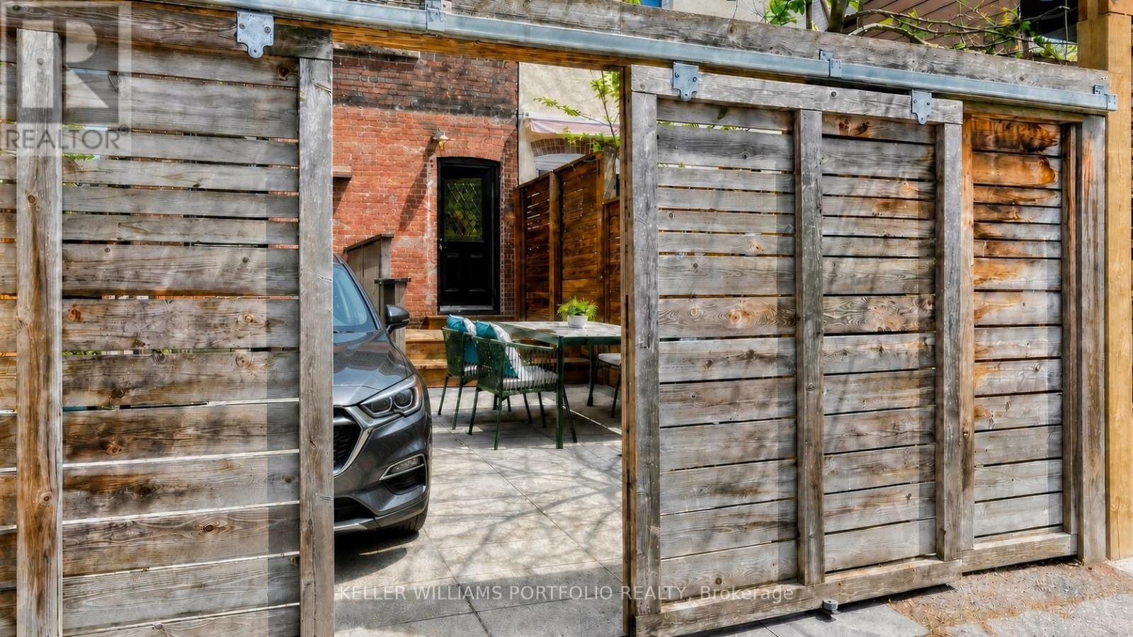 122 Bertmount Avenue, Toronto, Ontario  M4M 2X9 - Photo 42 - E13141430