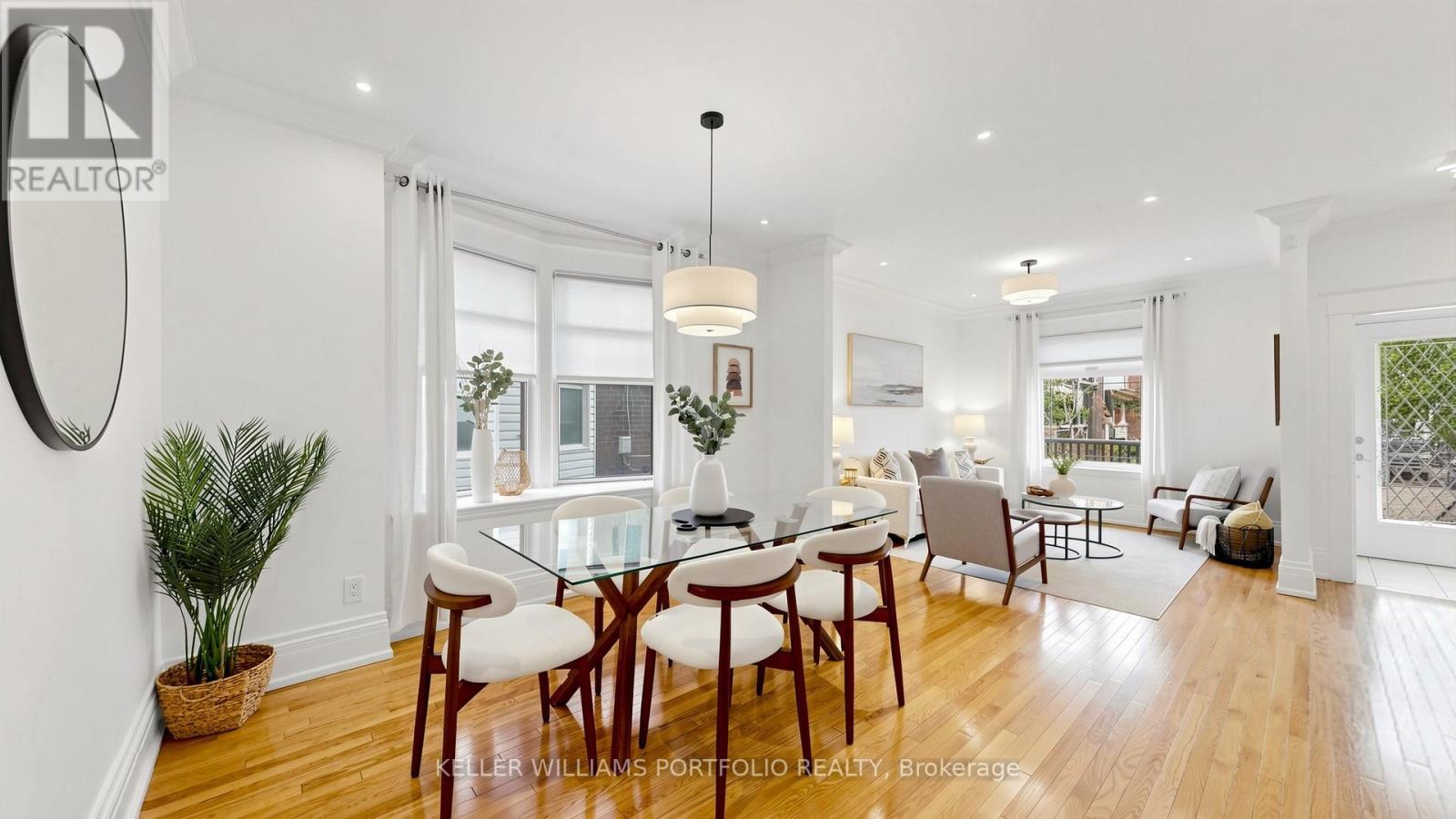 122 Bertmount Avenue, Toronto, Ontario  M4M 2X9 - Photo 7 - E13141430