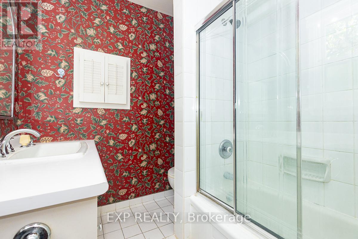 9 Laureleaf Road, Markham, Ontario  L3T 2X2 - Photo 23 - N13141324