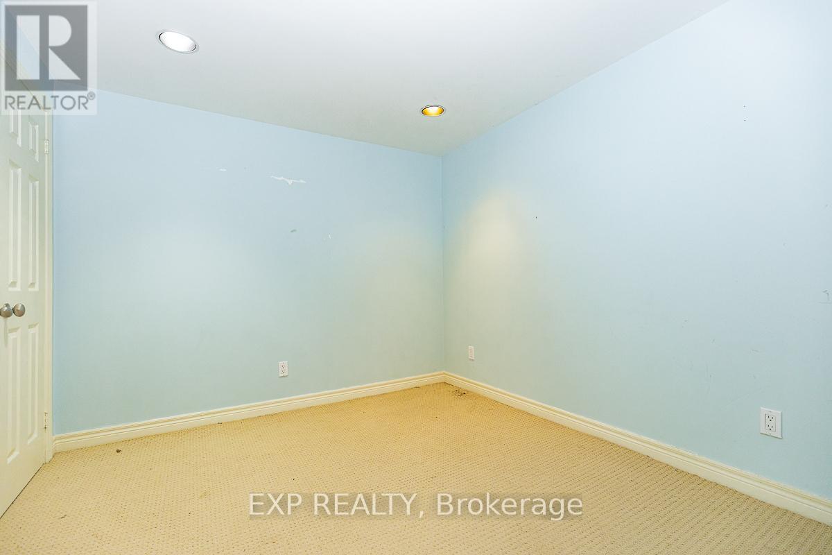 9 Laureleaf Road, Markham, Ontario  L3T 2X2 - Photo 33 - N13141324