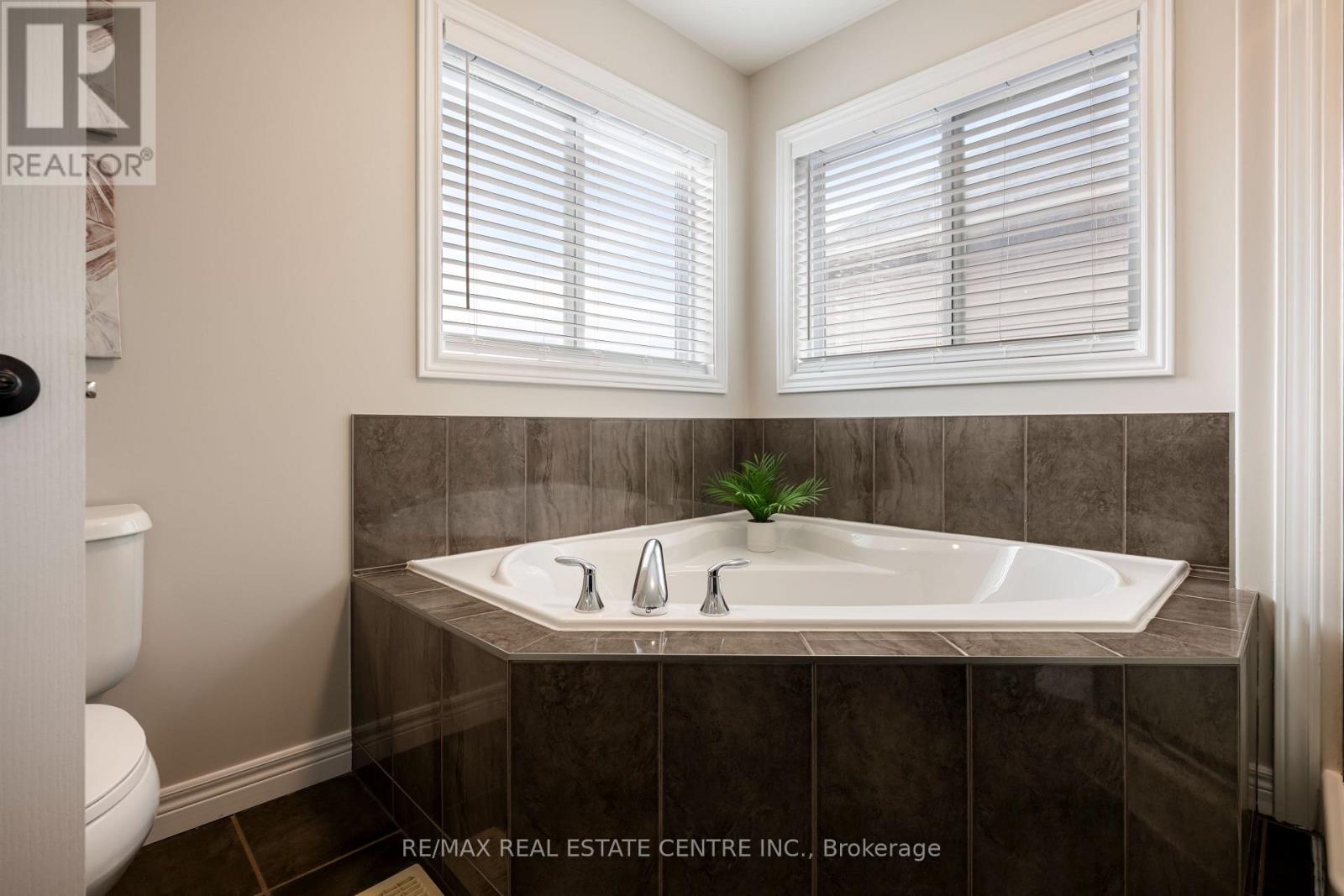 51 Burt Avenue, New Tecumseth, Ontario  L9R 0G8 - Photo 37 - N13141442