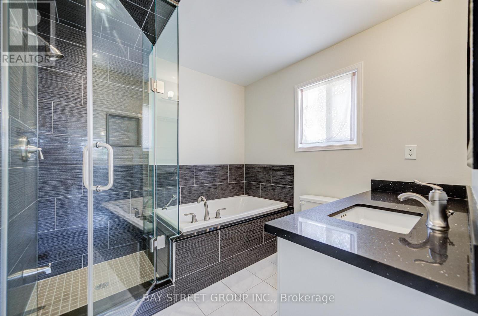 714 Castlemore Avenue, Markham, Ontario  L6E 1M9 - Photo 19 - N13141458