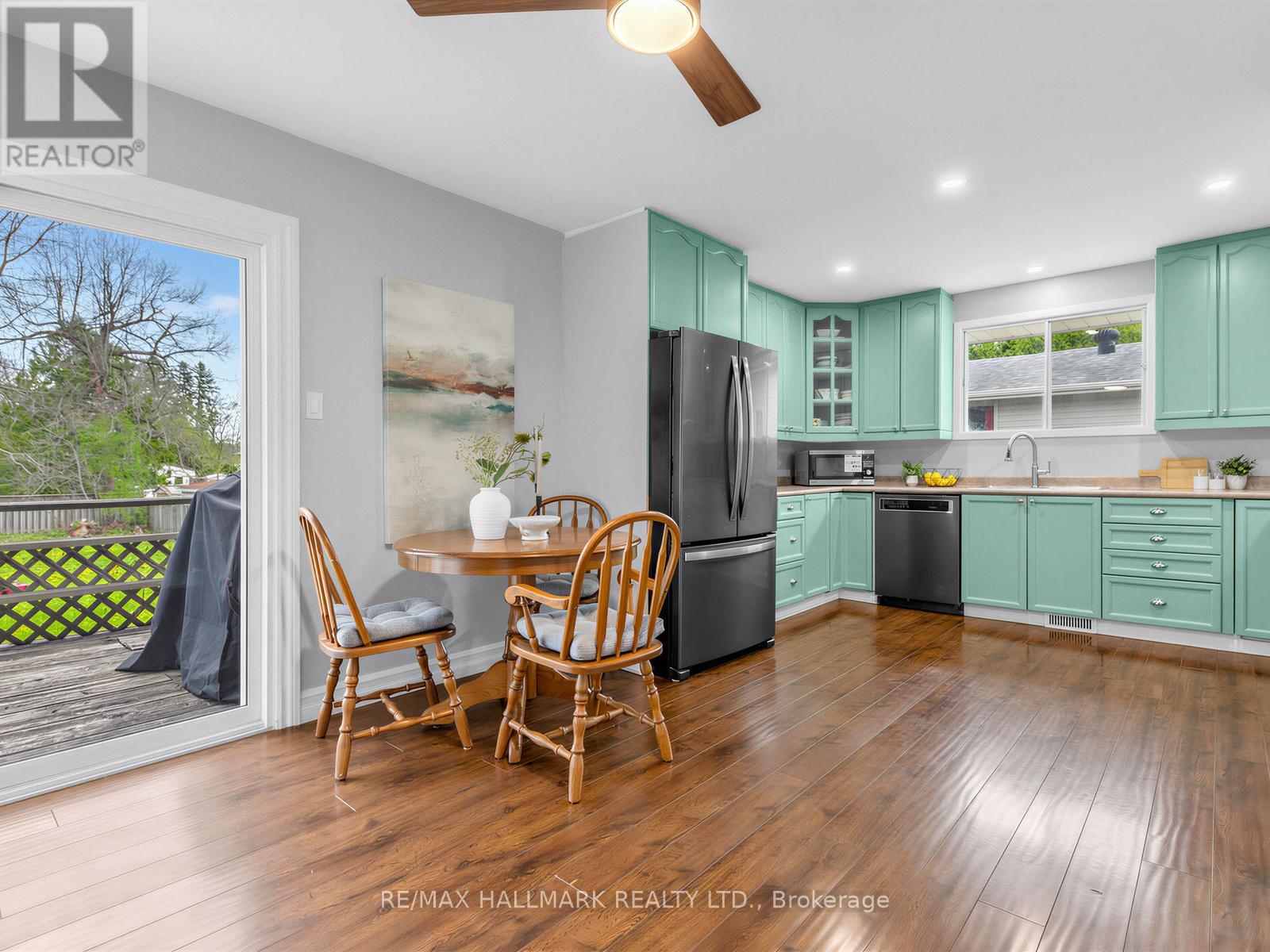 21 Pleasant Avenue, East Gwillimbury, Ontario  L9N 1A1 - Photo 17 - N13141460