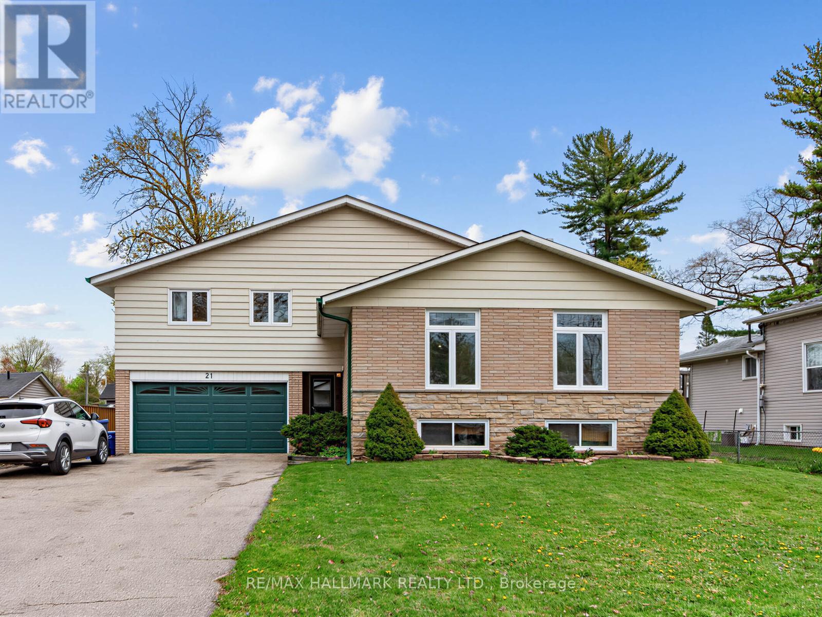 21 Pleasant Avenue, East Gwillimbury, Ontario  L9N 1A1 - Photo 2 - N13141460