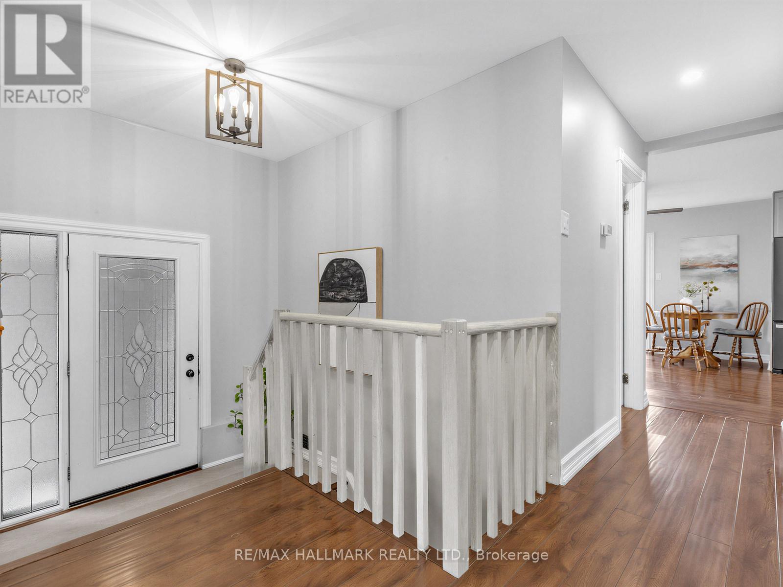 21 Pleasant Avenue, East Gwillimbury, Ontario  L9N 1A1 - Photo 4 - N13141460