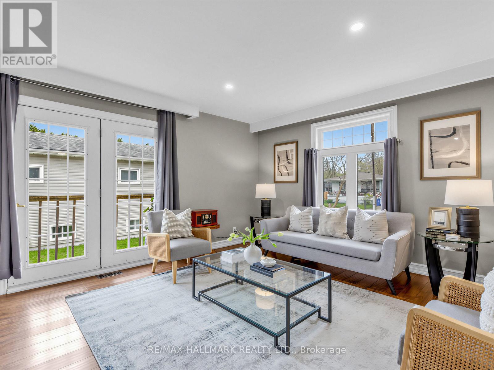 21 Pleasant Avenue, East Gwillimbury, Ontario  L9N 1A1 - Photo 6 - N13141460