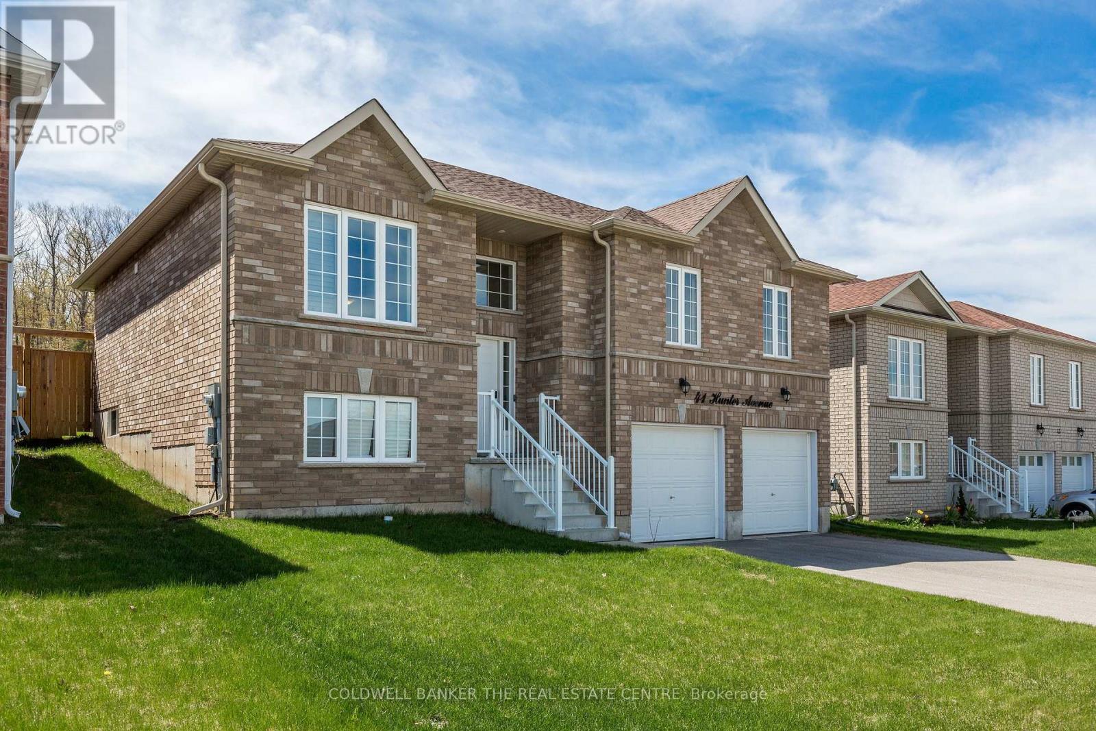 41 Hunter Avenue, Tay, Ontario  L0K 2A0 - Photo 2 - S13141478