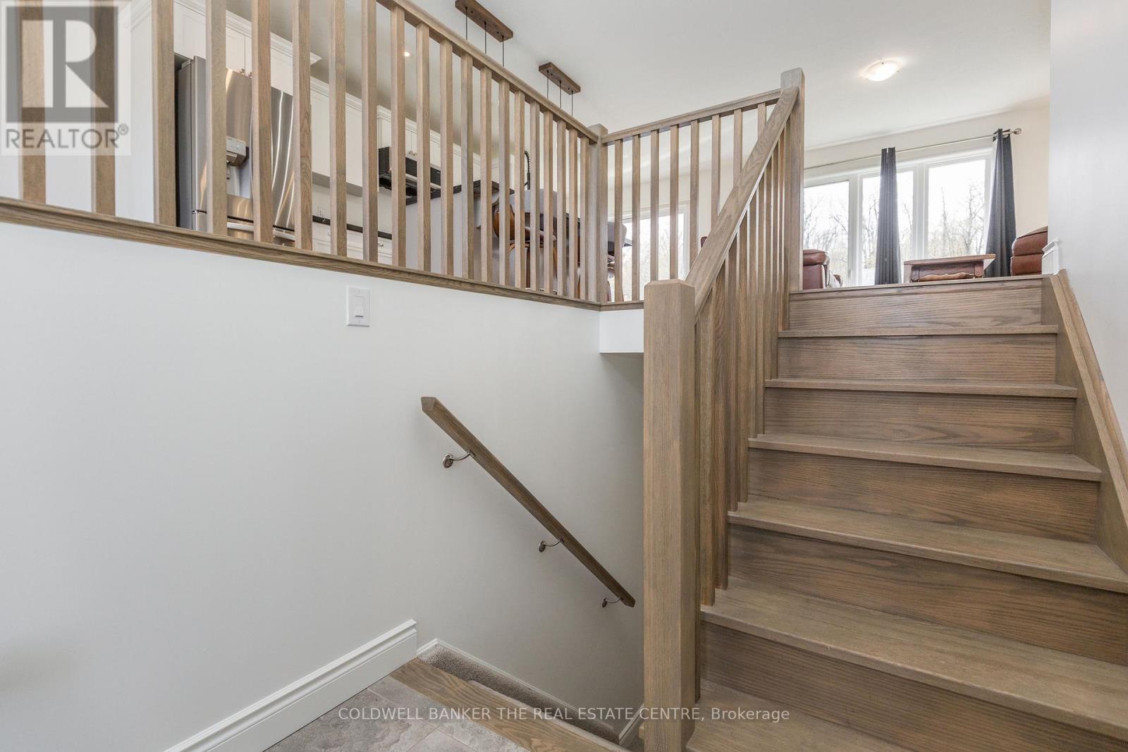 41 Hunter Avenue, Tay, Ontario  L0K 2A0 - Photo 3 - S13141478