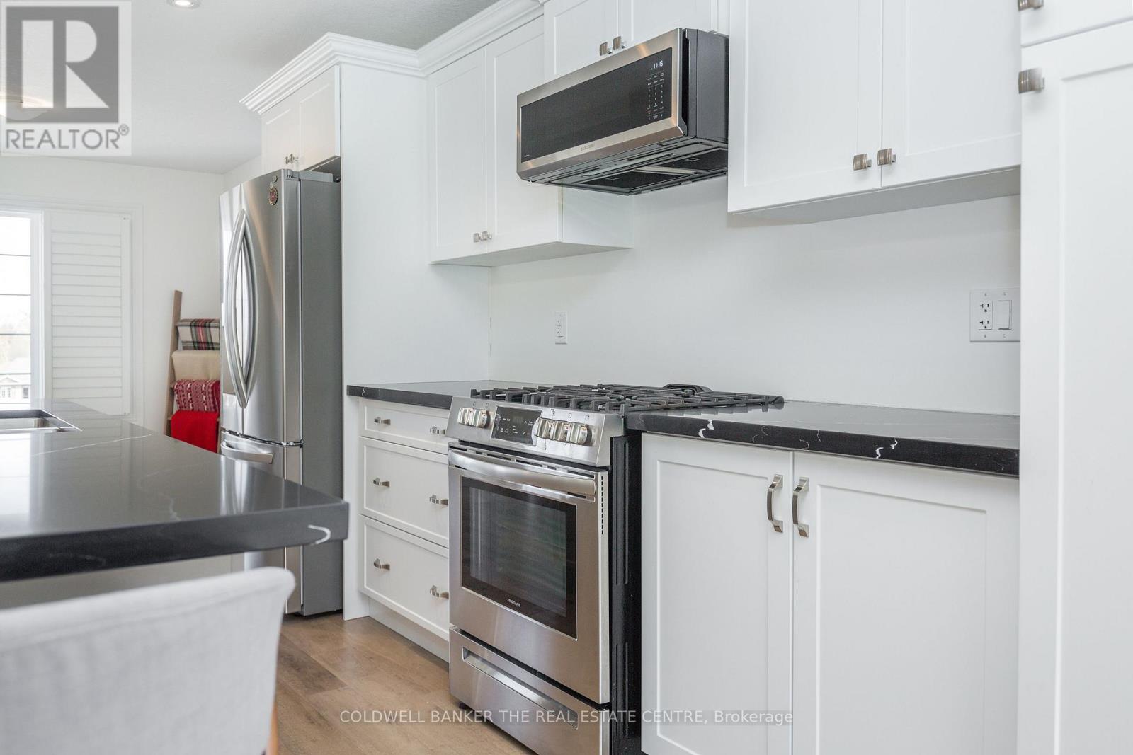 41 Hunter Avenue, Tay, Ontario  L0K 2A0 - Photo 7 - S13141478