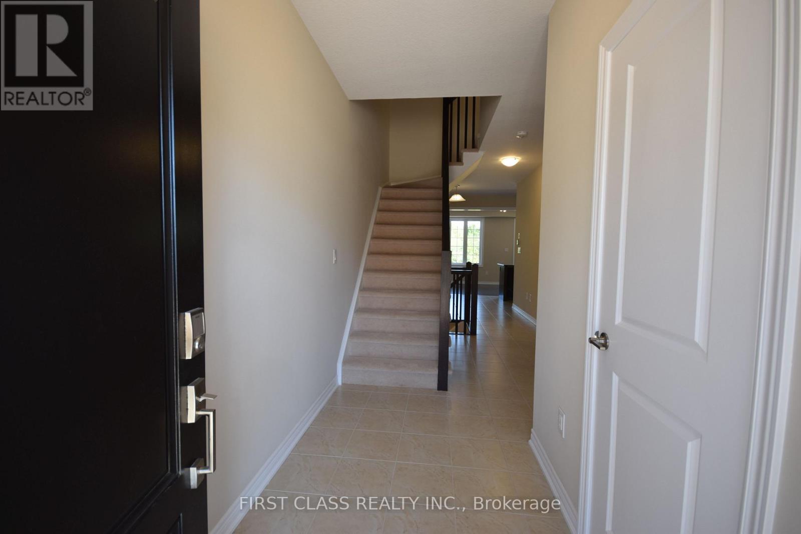 3273 Mockingbird Common Court, Oakville, Ontario  L6H 0W9 - Photo 2 - W13141372