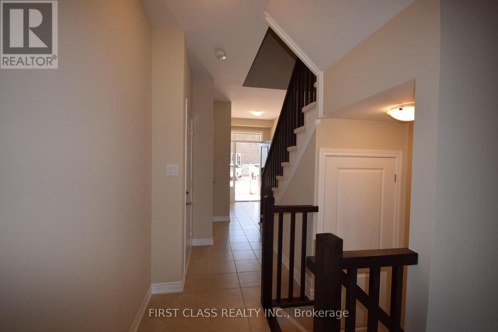 3273 Mockingbird Common Court, Oakville, Ontario  L6H 0W9 - Photo 3 - W13141372