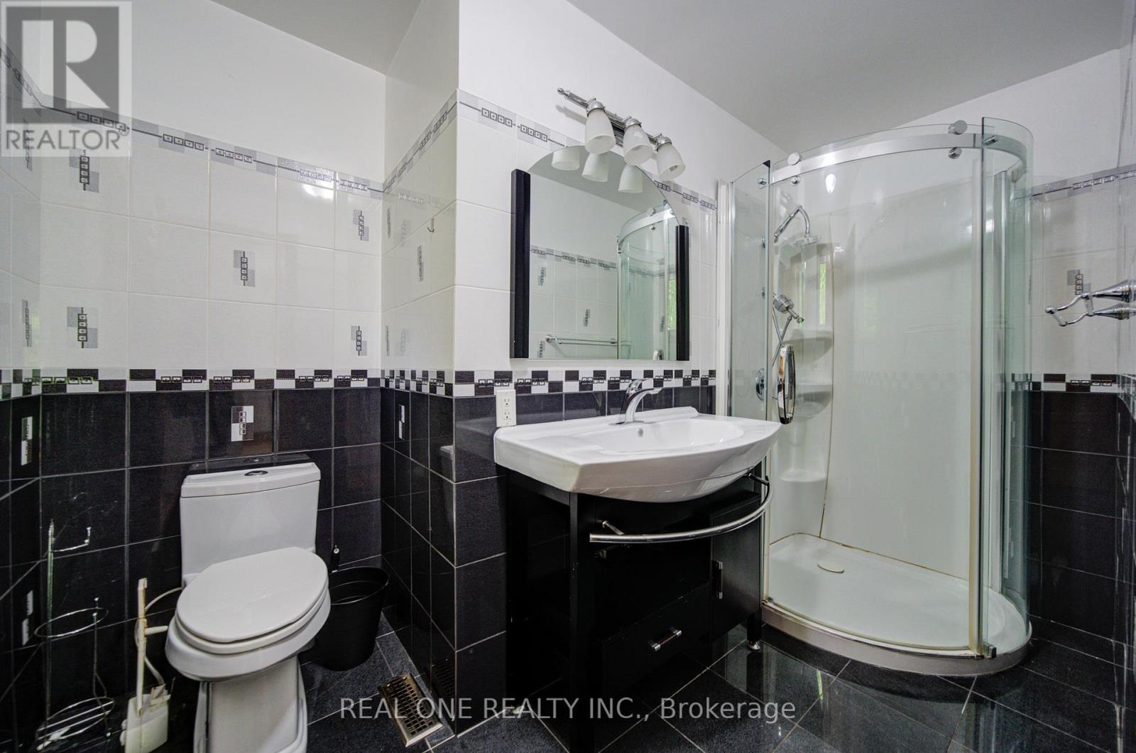 1439 Ballyclare Drive, Mississauga, Ontario  L5C 1J4 - Photo 18 - W13141386