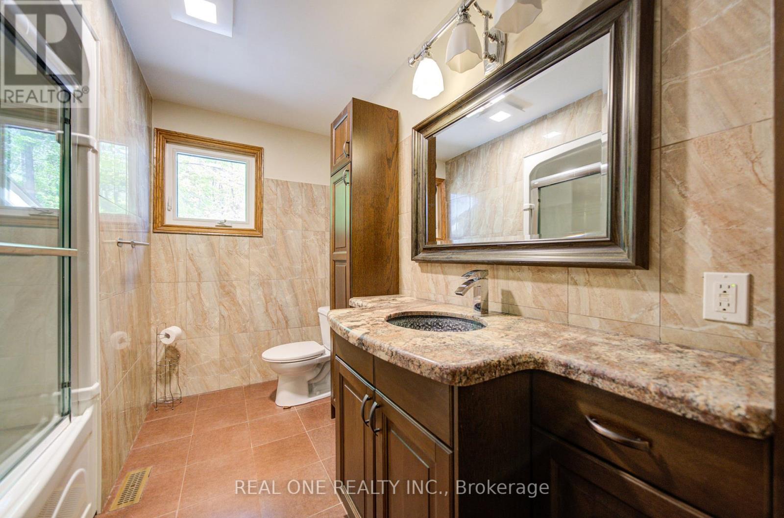 1439 Ballyclare Drive, Mississauga, Ontario  L5C 1J4 - Photo 22 - W13141386