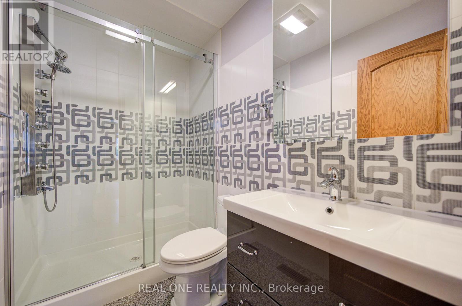 1439 Ballyclare Drive, Mississauga, Ontario  L5C 1J4 - Photo 32 - W13141386
