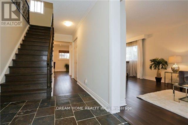 Main - 2425 Carlanne Place, Mississauga, Ontario L5C 3H6 - Photo 10 - W13141428