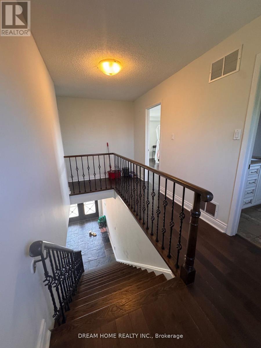 Main - 2425 Carlanne Place, Mississauga, Ontario L5C 3H6 - Photo 17 - W13141428