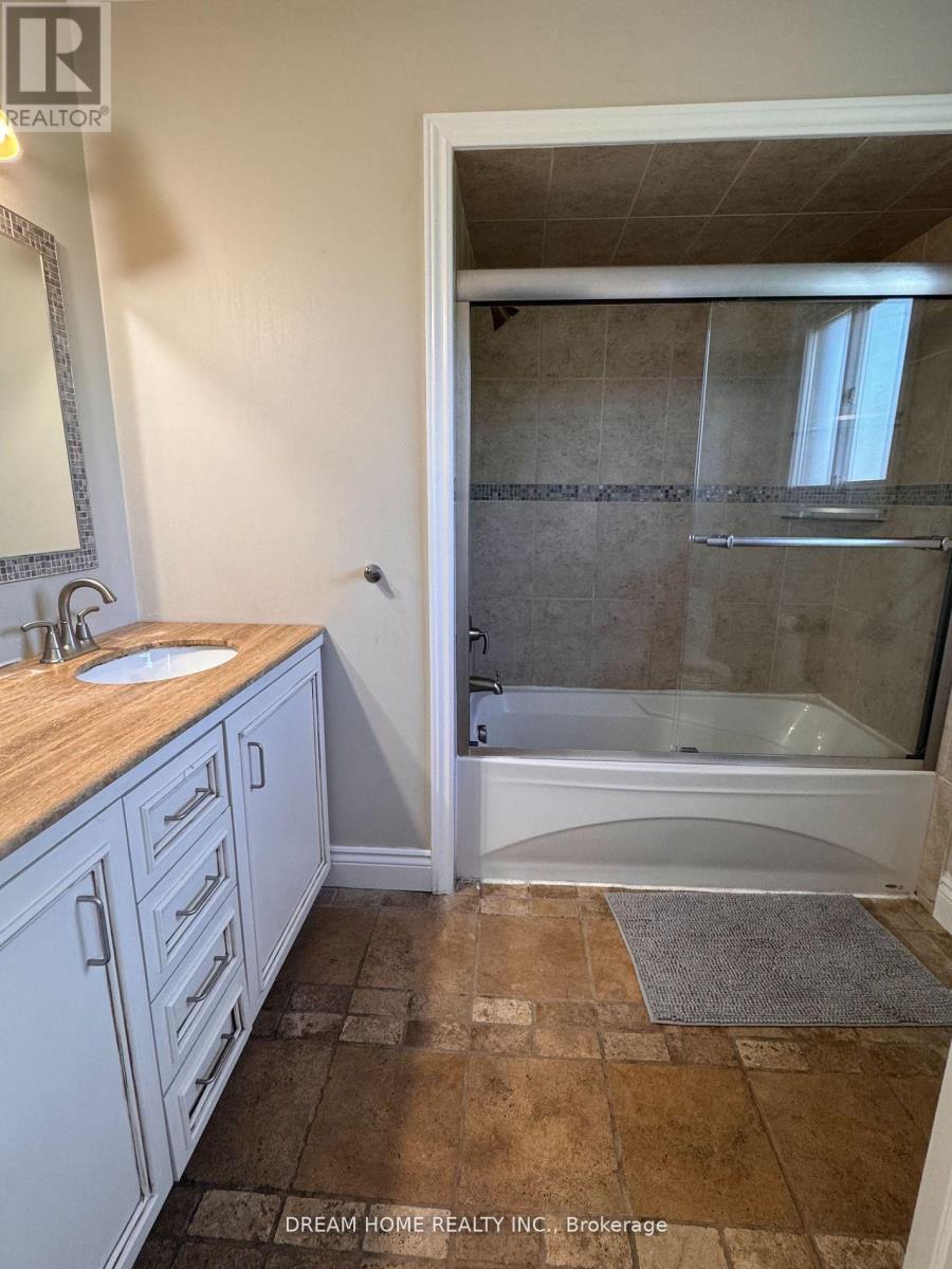 Main - 2425 Carlanne Place, Mississauga, Ontario L5C 3H6 - Photo 26 - W13141428