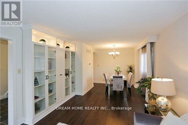 Main - 2425 Carlanne Place, Mississauga, Ontario L5C 3H6 - Photo 6 - W13141428