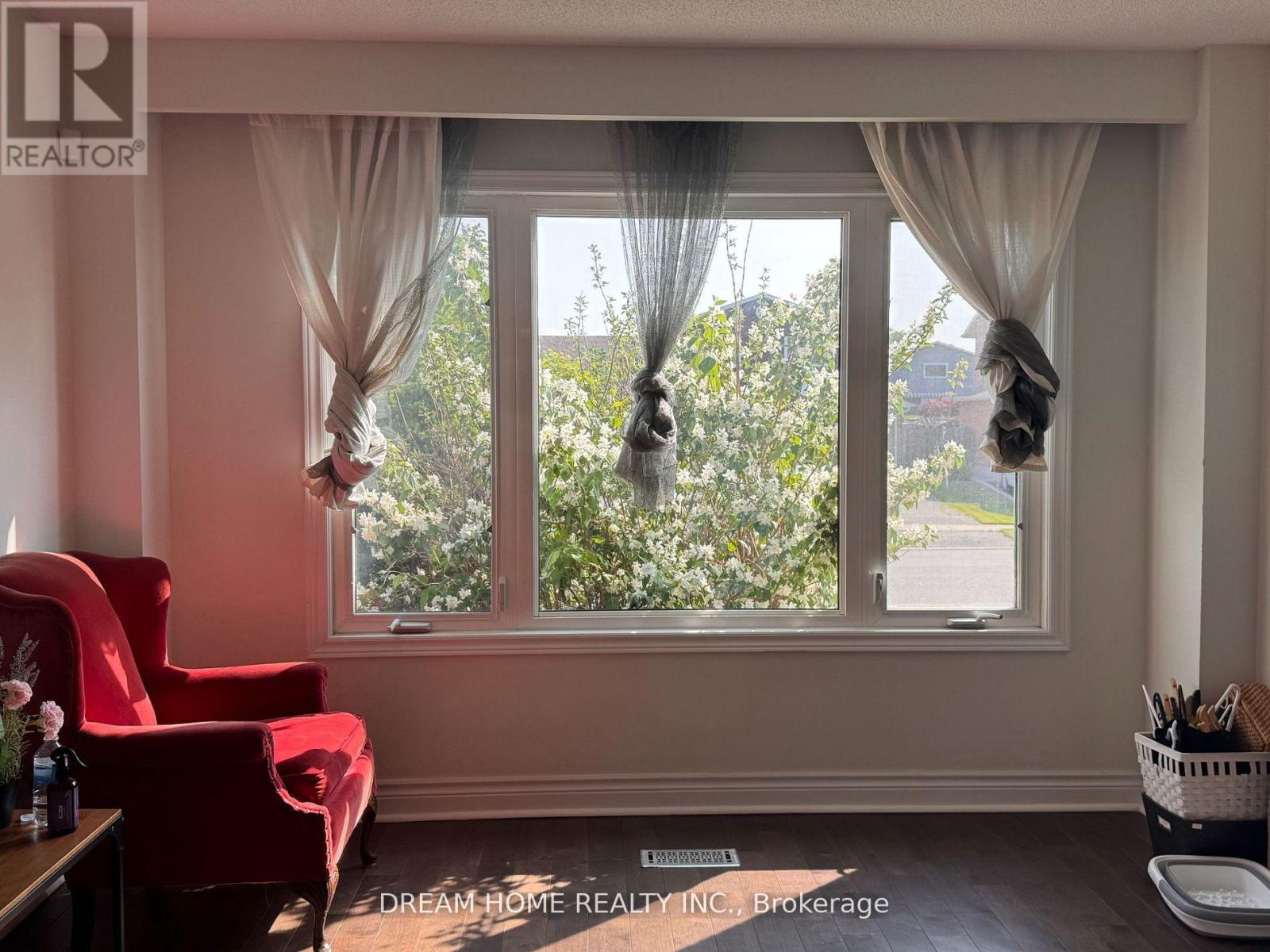 Main - 2425 Carlanne Place, Mississauga, Ontario L5C 3H6 - Photo 9 - W13141428