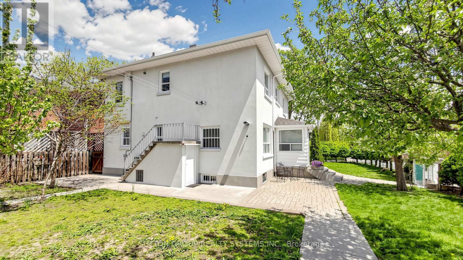 114 Rosemount Avenue, Toronto, Ontario  M6H 3H2 - Photo 37 - W13141474