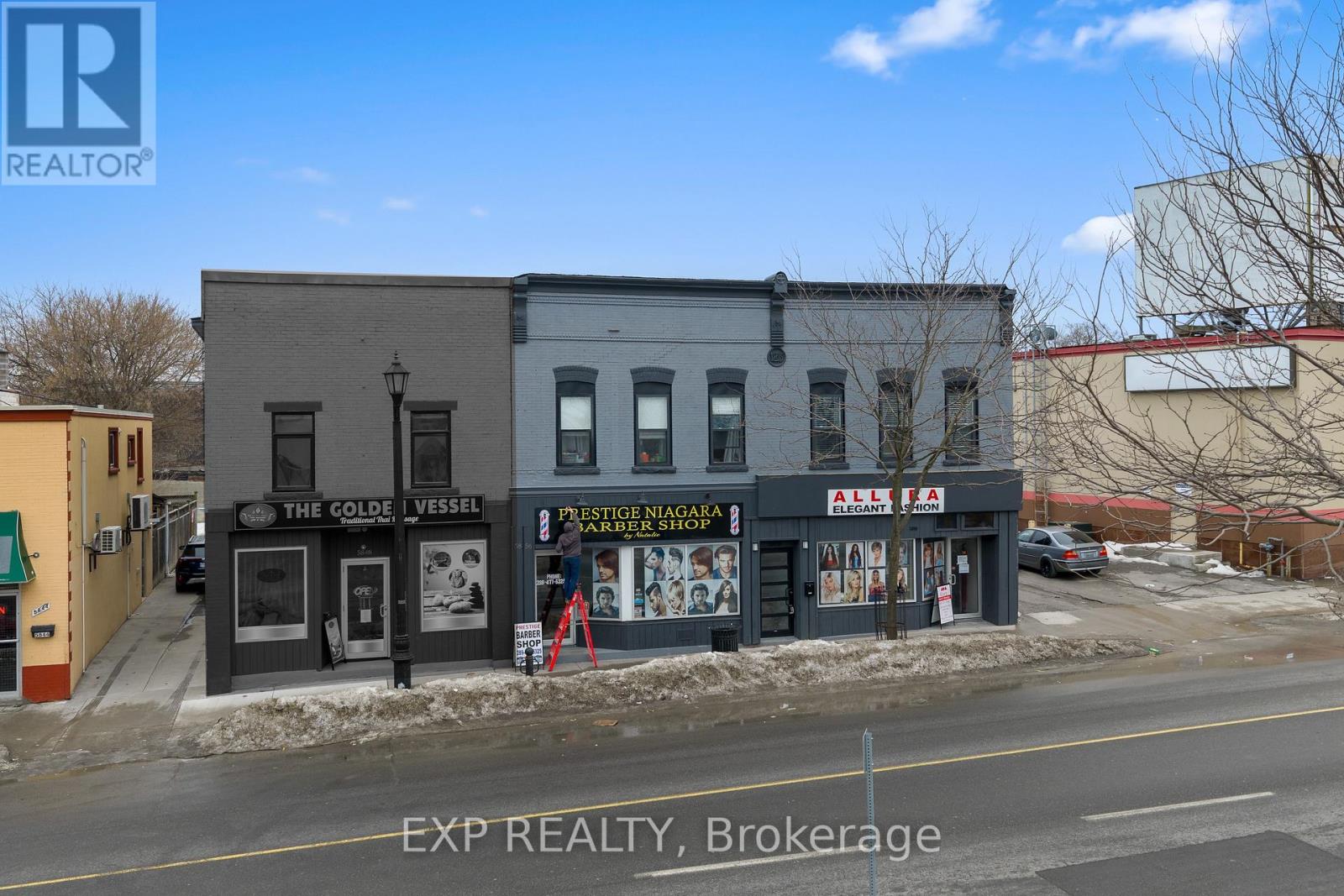 5860 Ferry Street, Niagara Falls, Ontario L2G 1S9 - Photo 2 - X13141446
