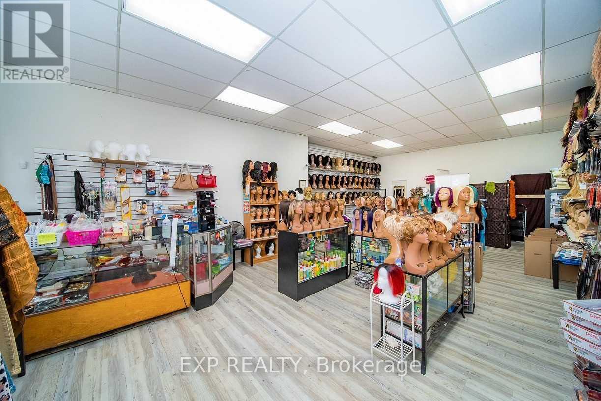 5860 Ferry Street, Niagara Falls, Ontario L2G 1S9 - Photo 3 - X13141446