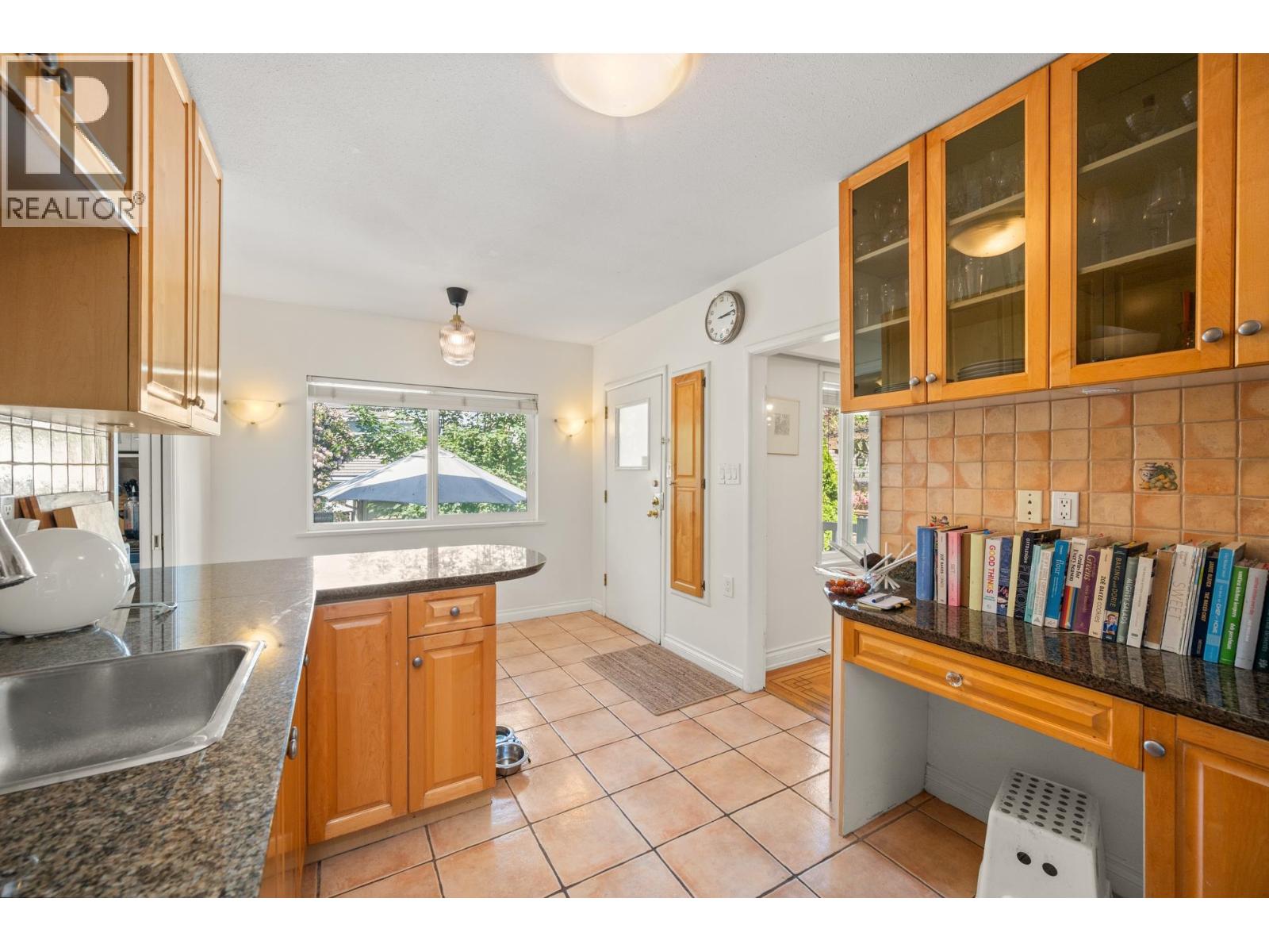 2323 W 23rd Avenue, Vancouver, British Columbia  V6L 1N5 - Photo 9 - R3124374